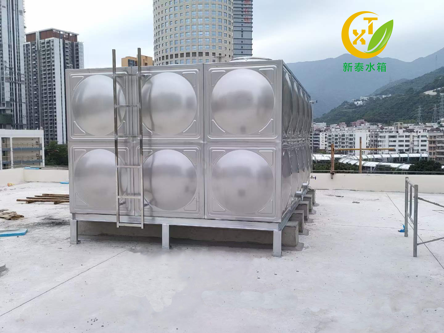 30吨楼顶不锈钢水箱